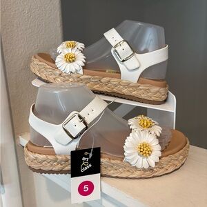 NWT Art Class Makayla Daisy Platform Wedge Sandals Youth Girls Size 5Y Summer